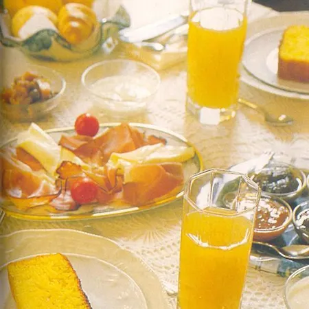 فندق مبيت وإفطار Borgonuovo 4*